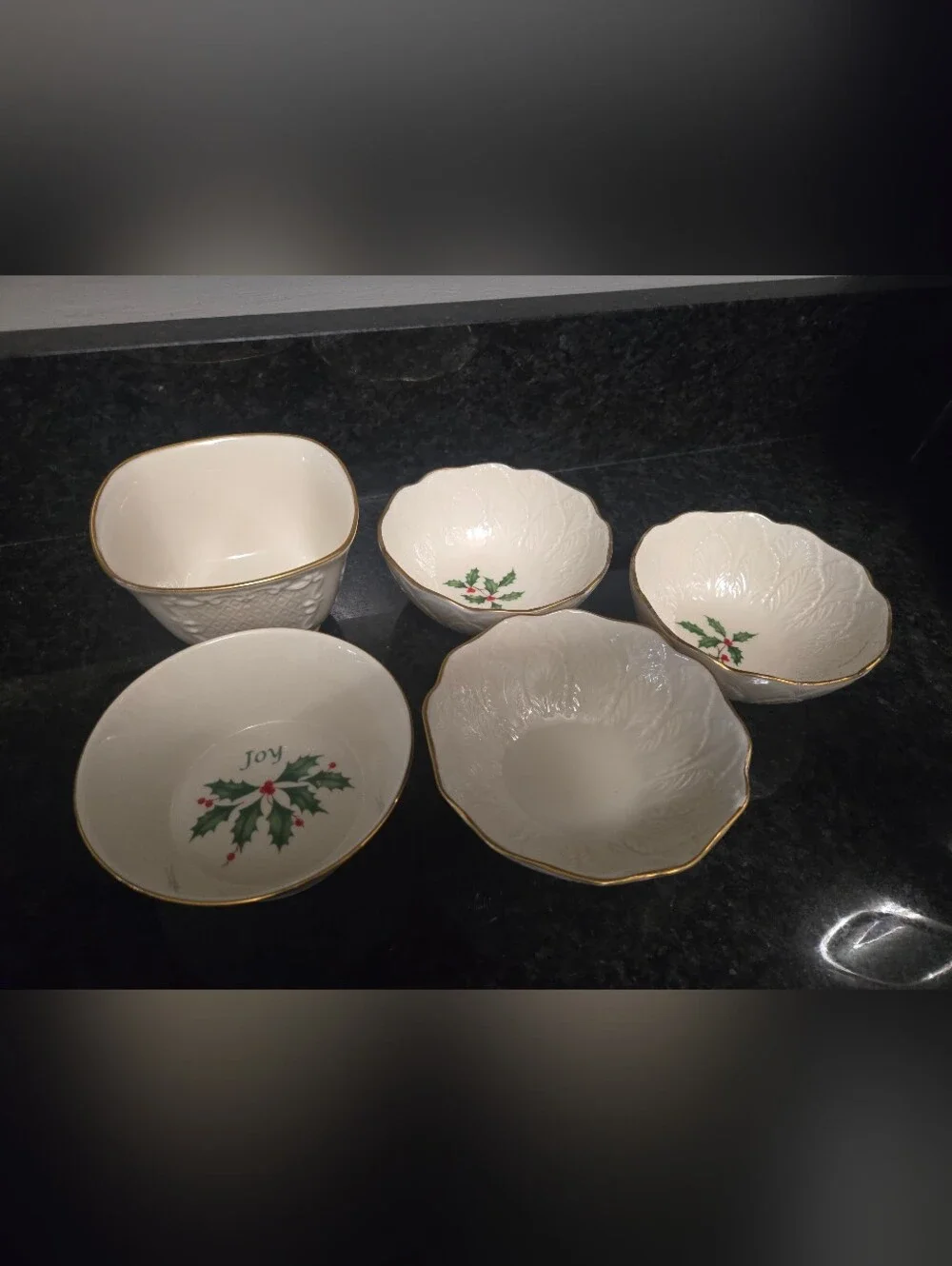 Lenox Holiday Holly White Porcelain Dessert Bowls with Gold Trim